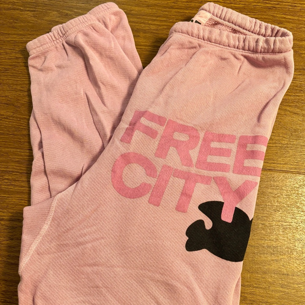 Freecity Superfluff Lux OG Rose Water Splash Pink Sweatpants Size S Women's EUC